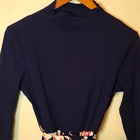 NWT navy and floral mock-neck flowy floral dress, size medium. - Picture 7 of 9
